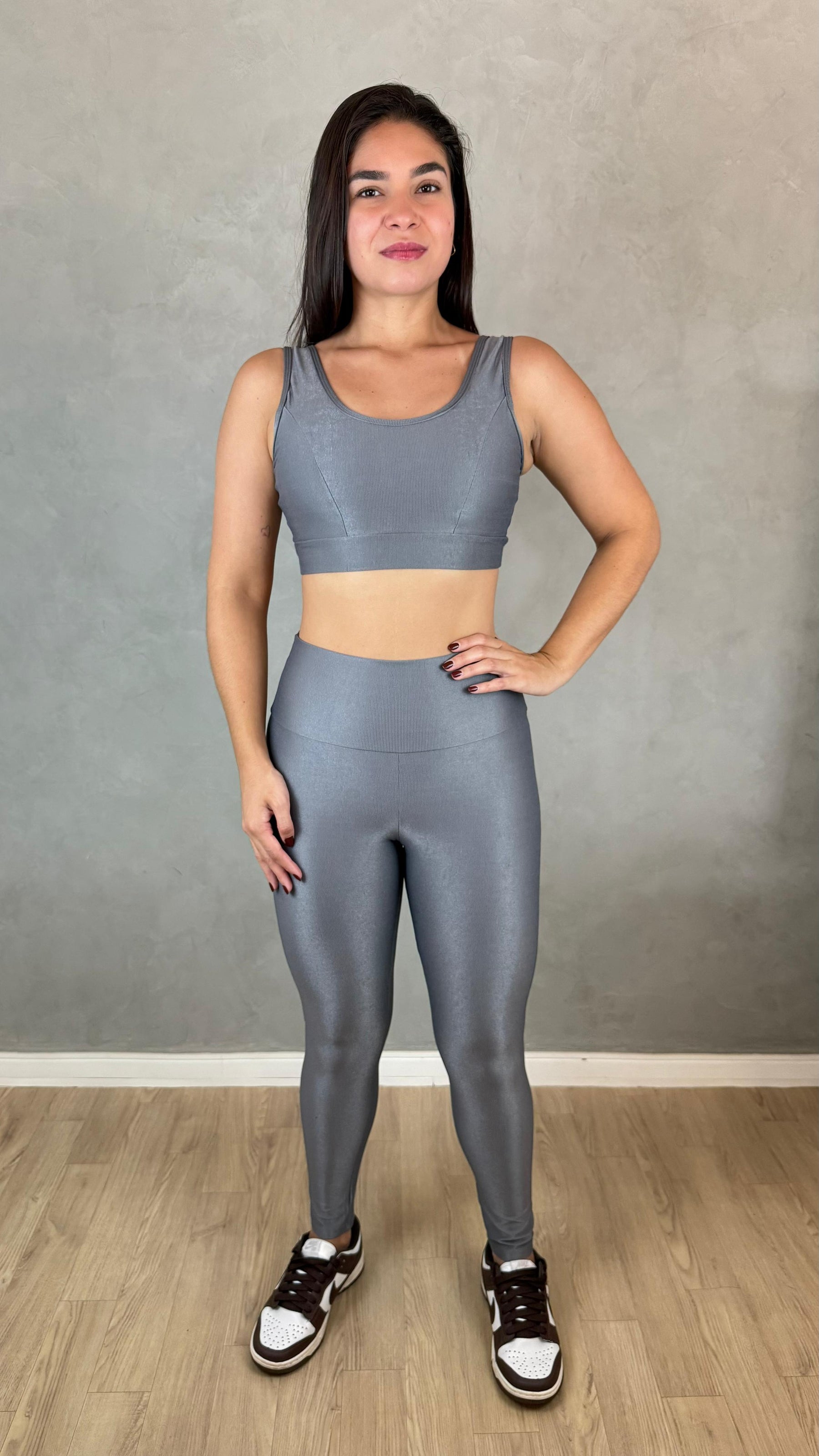 Conjunto Aveludado de Compressão Legging + Top Sofia Chumbo