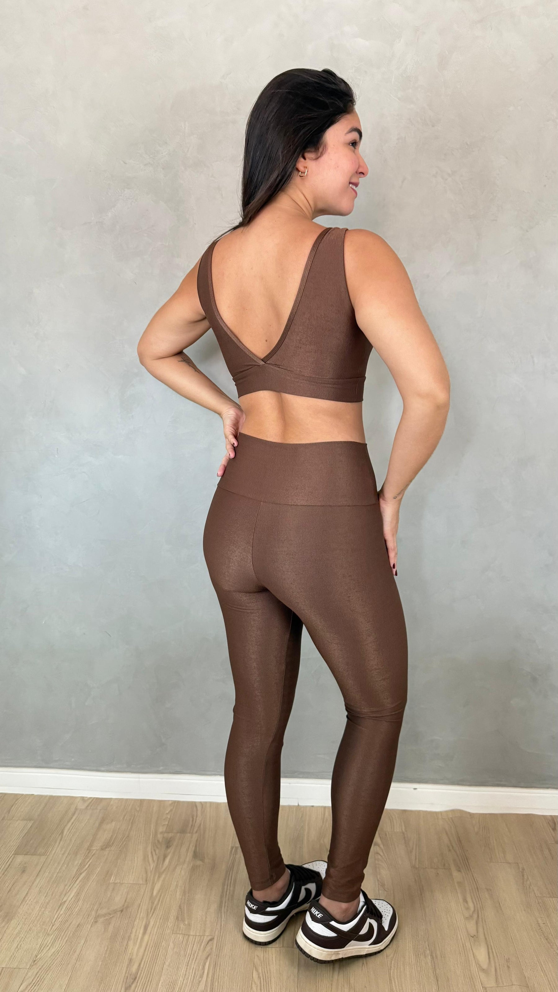 Conjunto Aveludado de Compressão Legging + Top Marcia Marrom