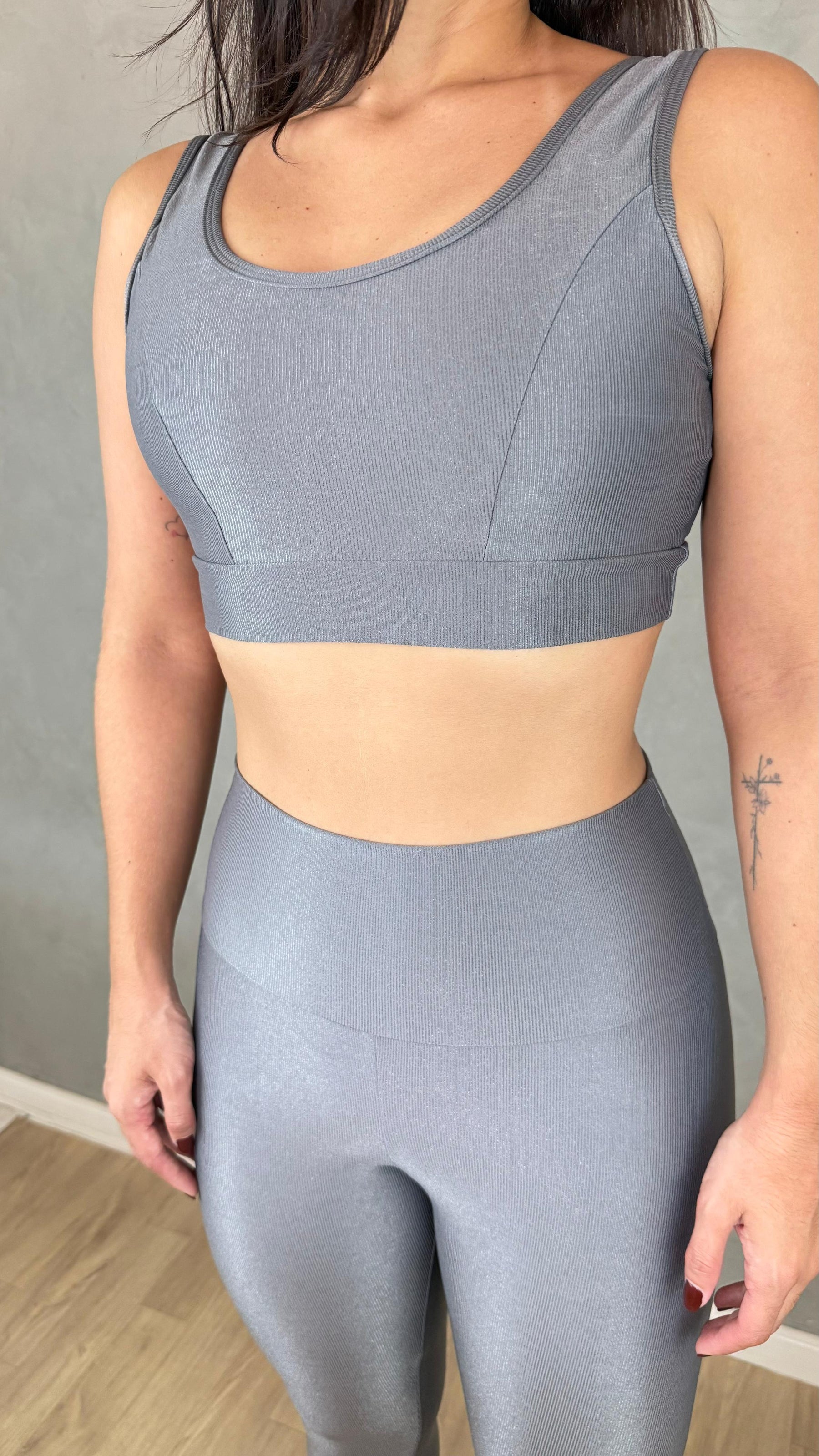 Conjunto Aveludado de Compressão Legging + Top Sofia Chumbo