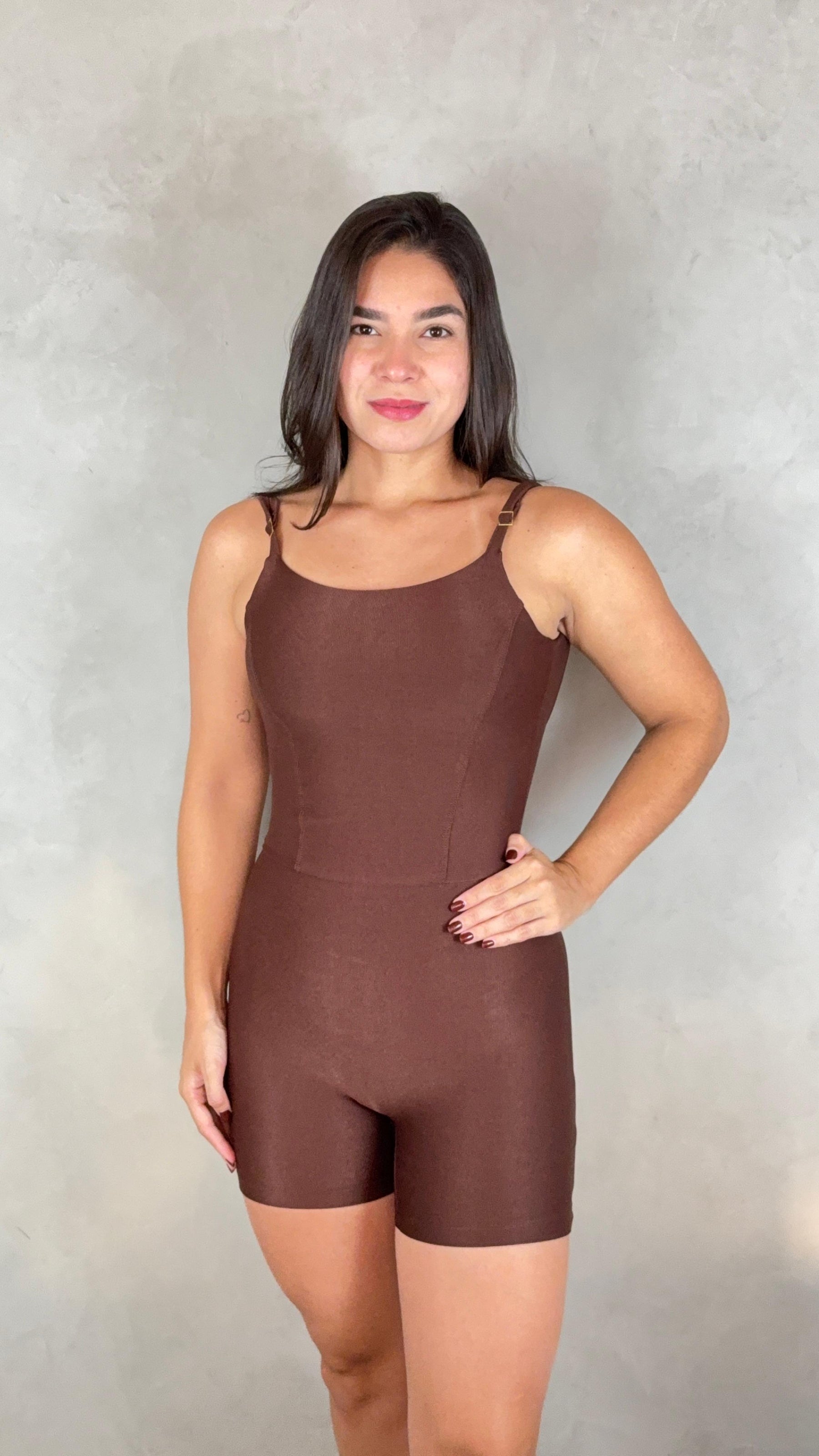 Macaquinho Gloss - Marrom