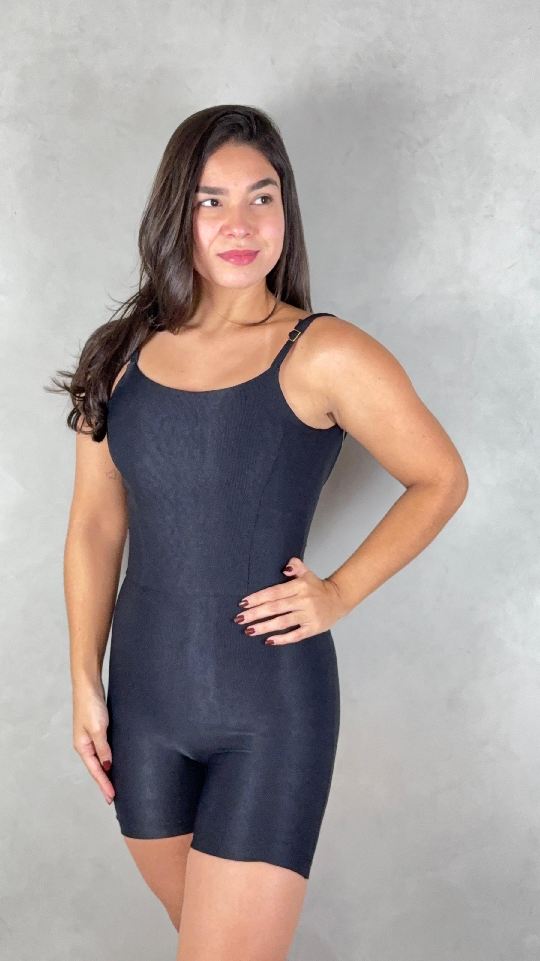 Macaquinho Gloss - Preto