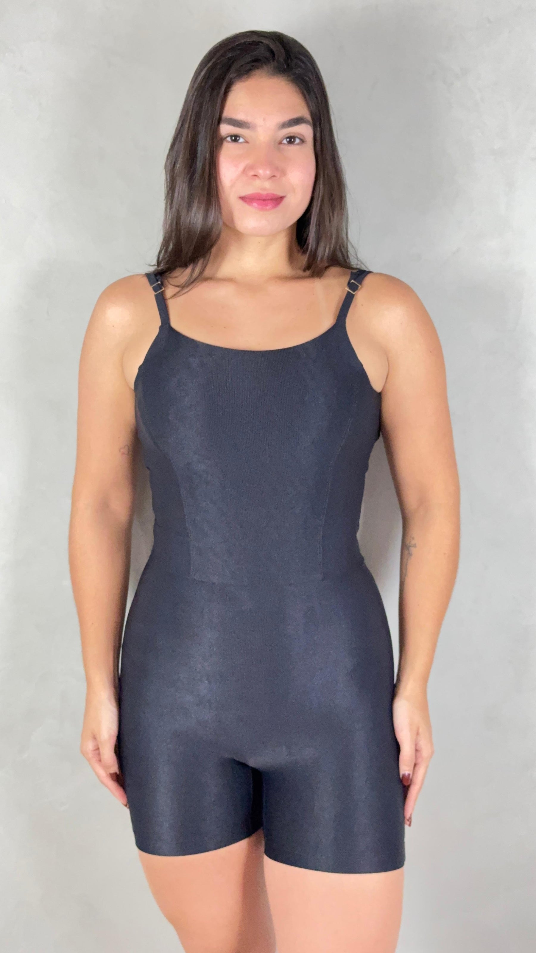 Macaquinho Gloss - Preto