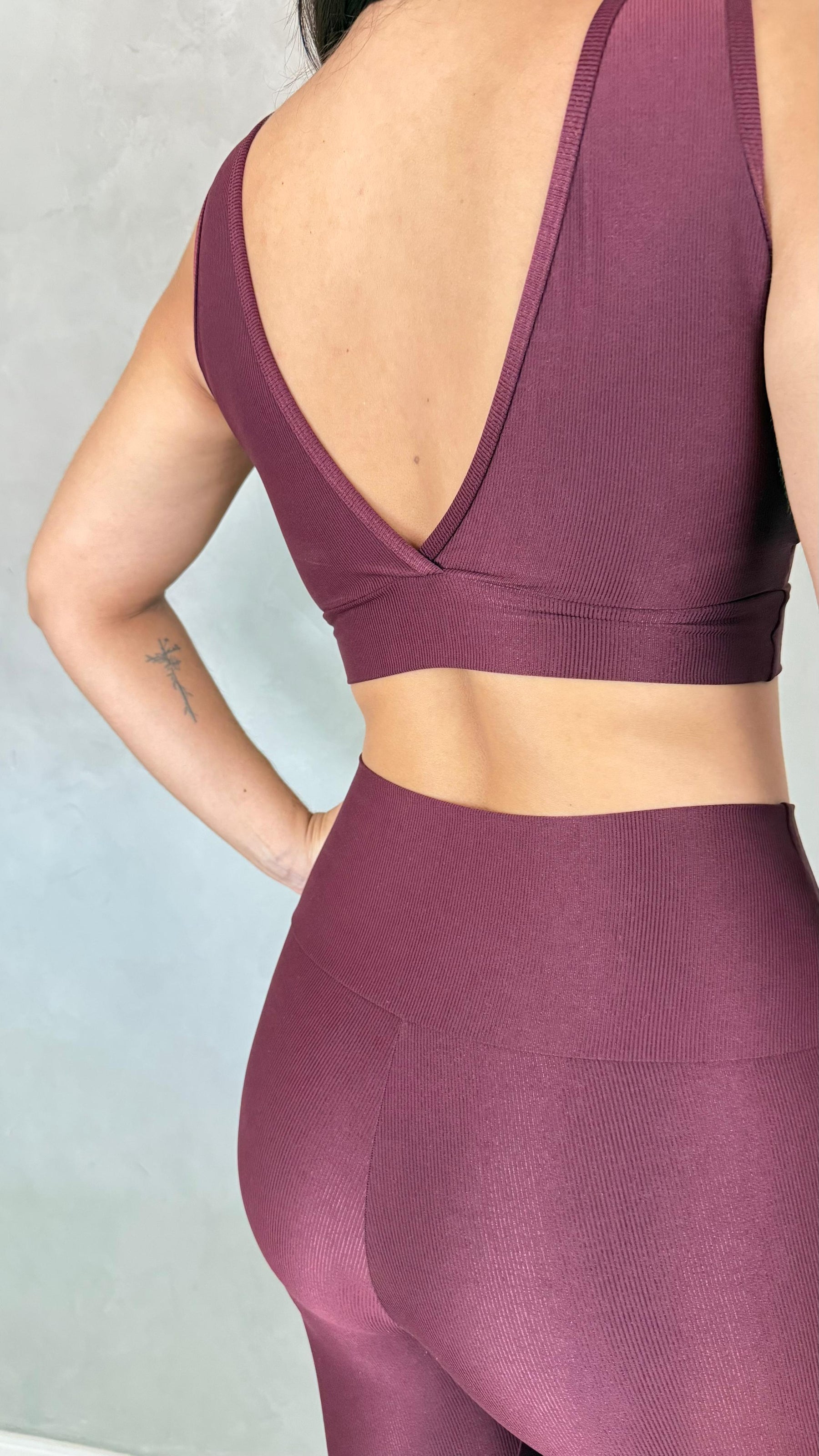 Conjunto Aveludado de Compressão Legging + Top Marcia Bordô