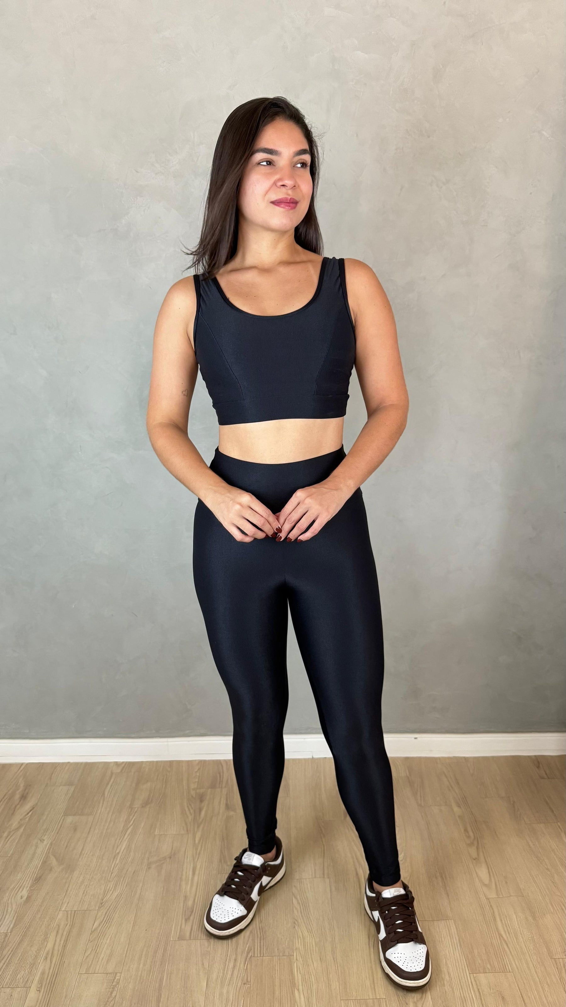 Conjunto Aveludado de Compressão Legging + Top Sofia Preto