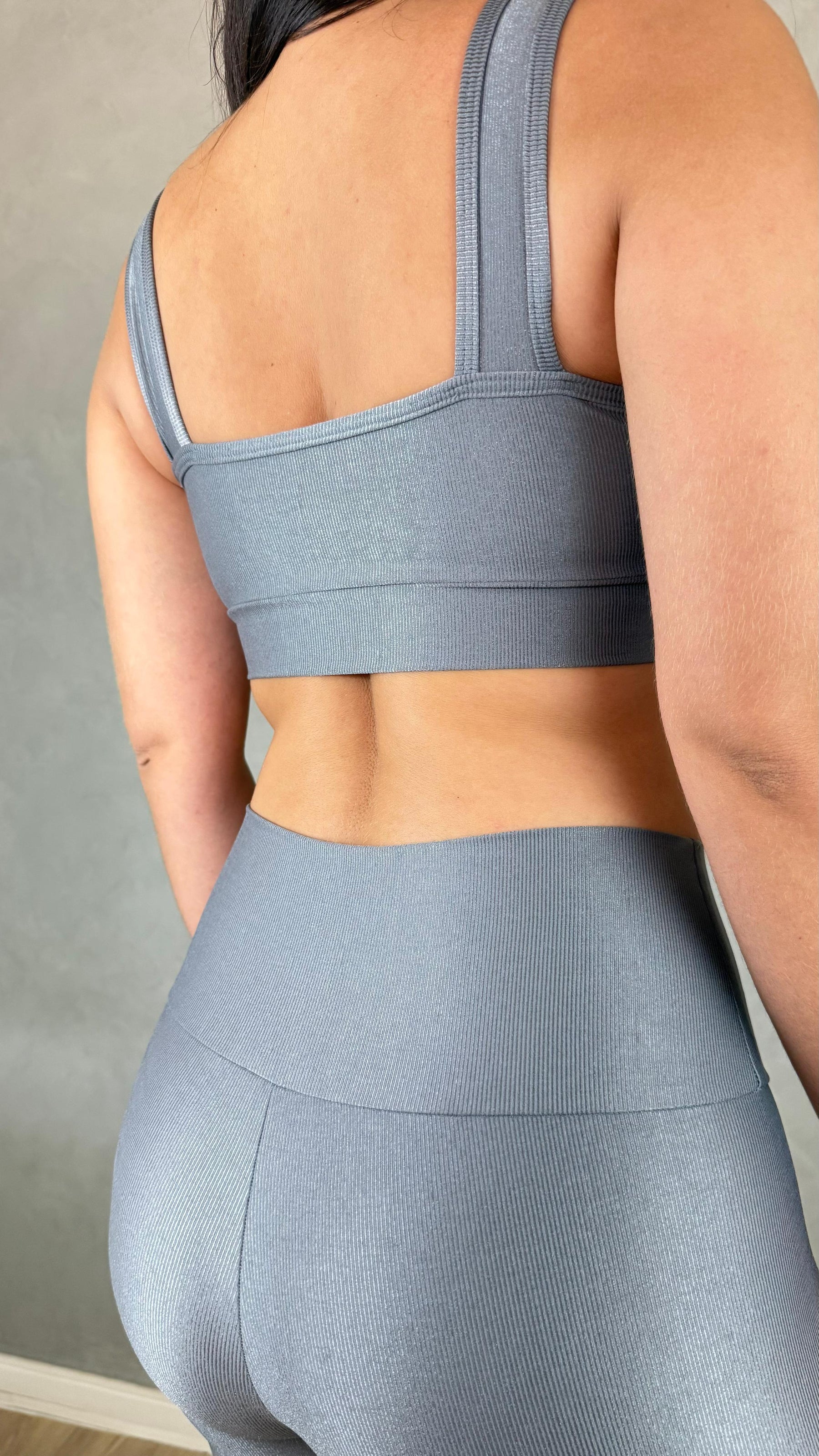 Conjunto Aveludado de Compressão Legging + Top Sofia Chumbo