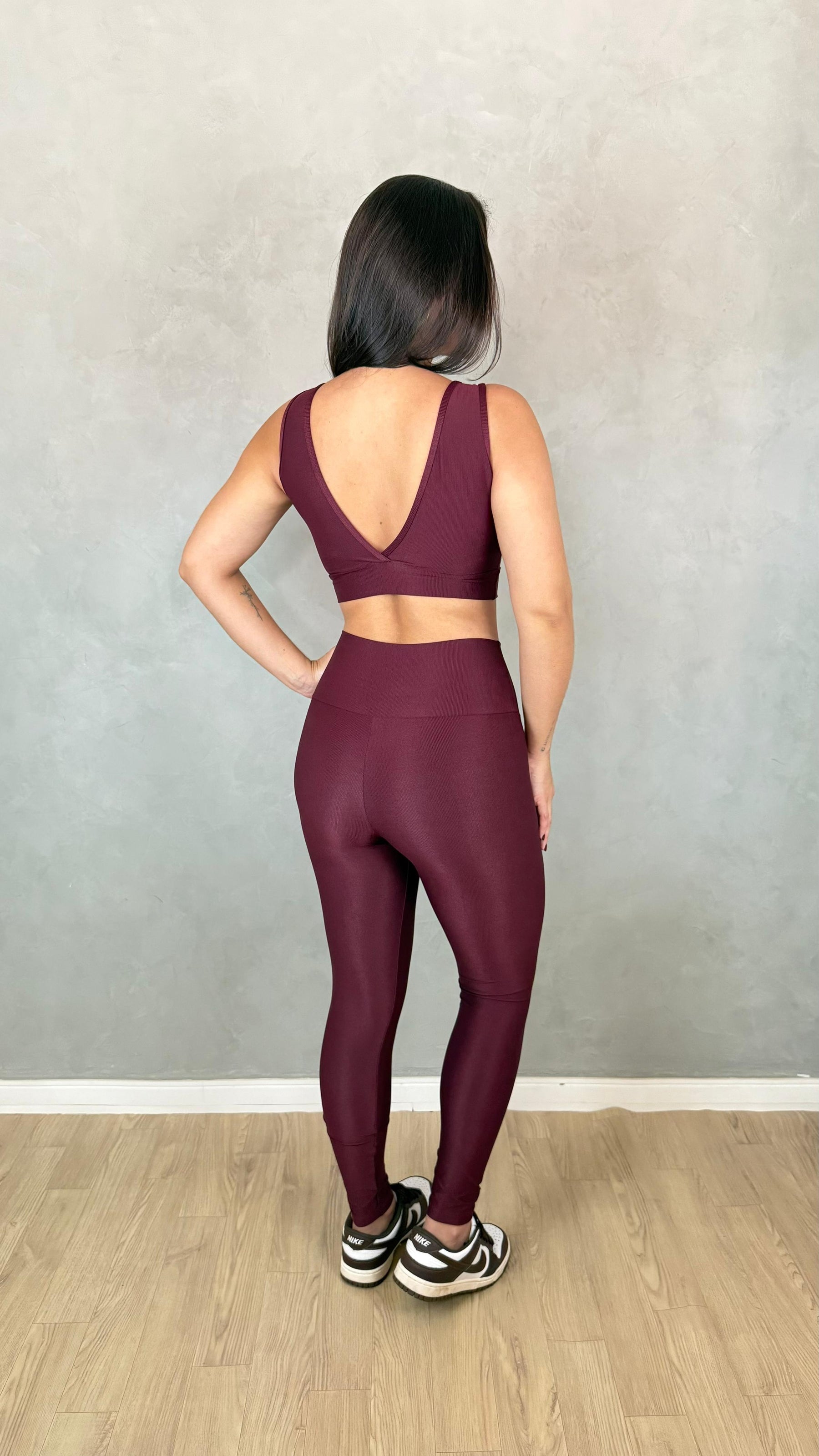 Conjunto Aveludado de Compressão Legging + Top Marcia Bordô