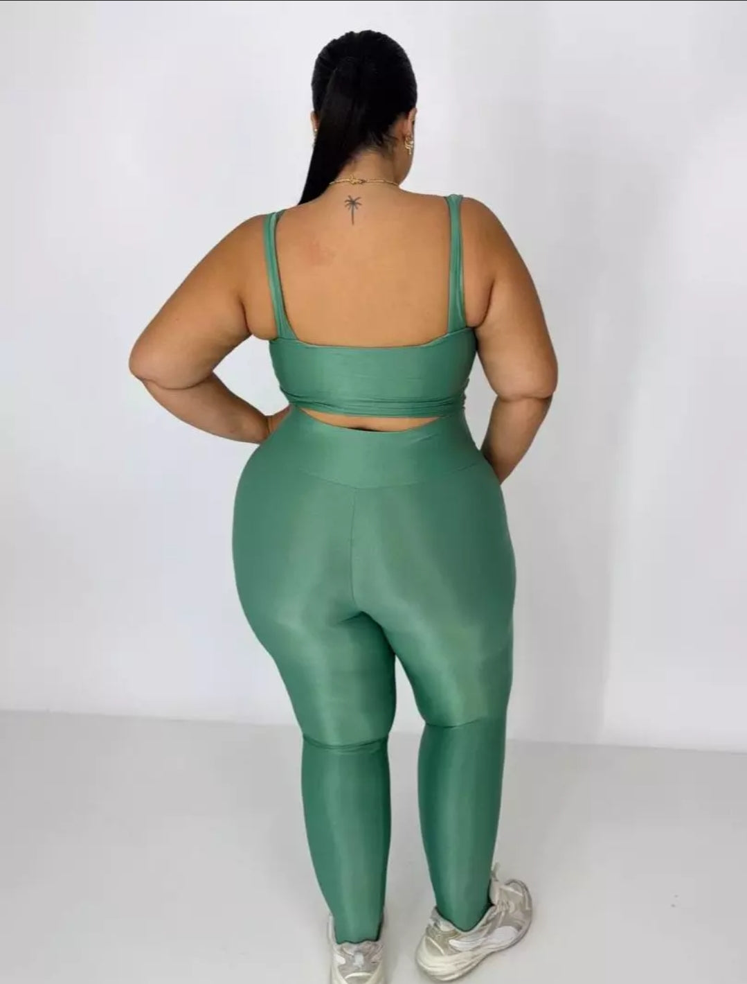 Conjunto Plus Size Aveludado de Compressão Legging + Top Sofia Turmalina